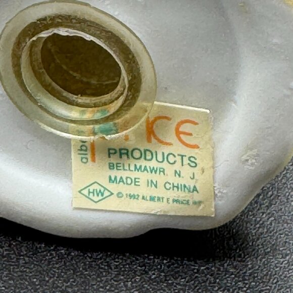 Vintage Bisque Salt and Pepper Shakers Cherry Pie Slice and Ice Cream - Picture 6 of 6